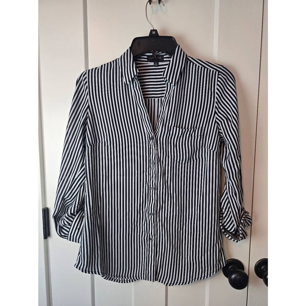The Limited Top Sz XS Black/White Stripe